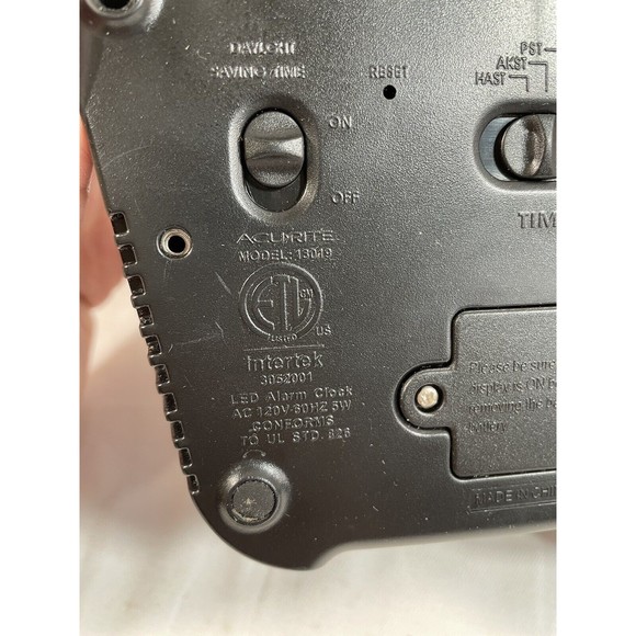 Self Setting Alarm Clock AcuRite Intelli-Time Automatic Time Set 5.4" 13019 - Picture 4 of 6